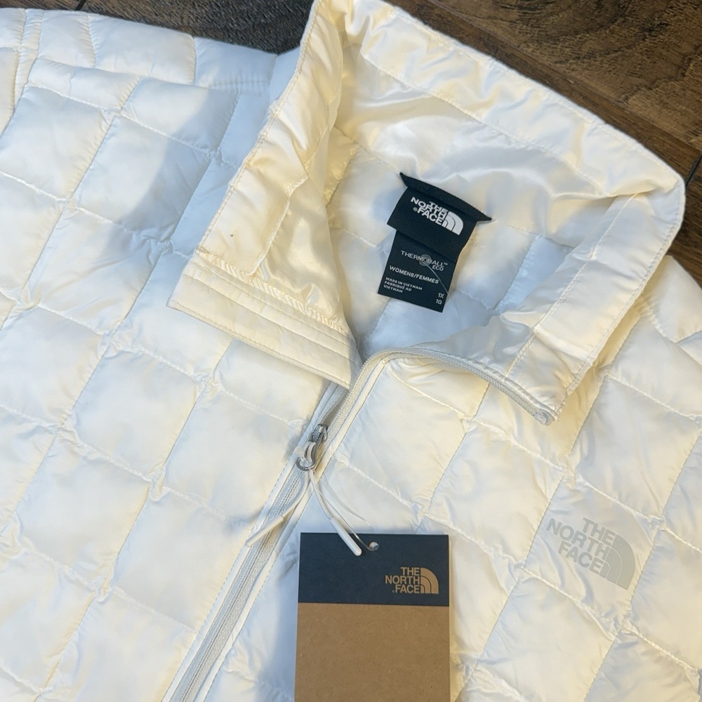 The North Face Women's Thermoball Eco Insulated Jacket Gardenia White‎ XL $230
